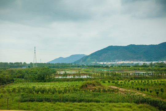 富春江江畔景色