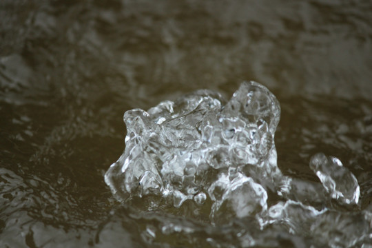 喷泉水花 水 水珠 喷水 晶莹