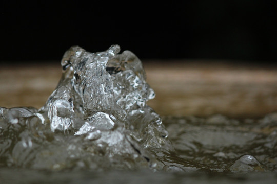 喷泉水花 水 水珠 喷水 晶莹