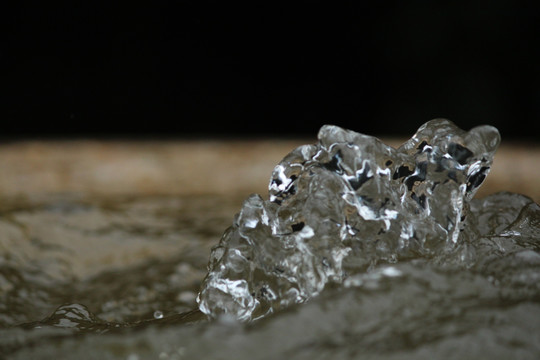 喷泉水花 水 水珠 喷水 晶莹