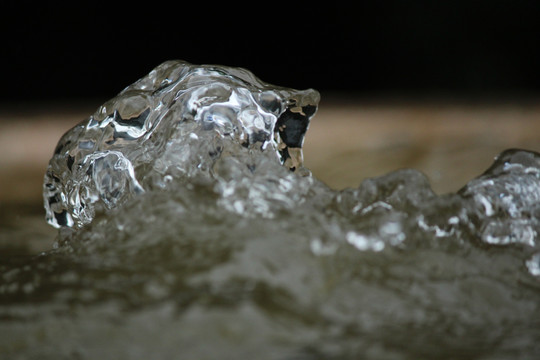 喷泉水花 水 水珠 喷水 晶莹