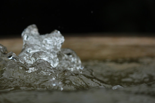 喷泉水花 水 水珠 喷水 晶莹