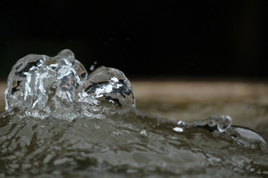 喷泉水花 水 水珠 喷水 晶莹