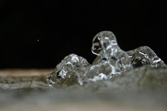 喷泉水花 水 水珠 喷水 晶莹