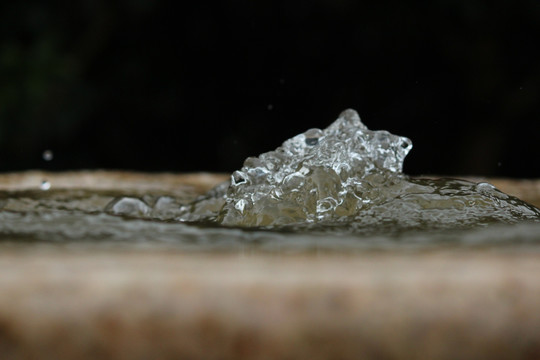 喷泉水花 水 水珠 喷水 晶莹