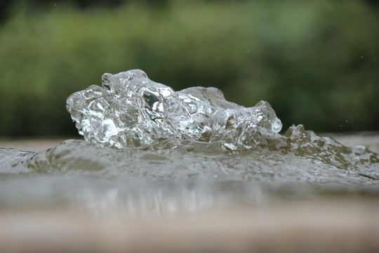 喷泉水花 水 水珠 喷水 晶莹