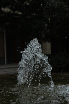 喷泉水花 水 水珠 喷水 晶莹