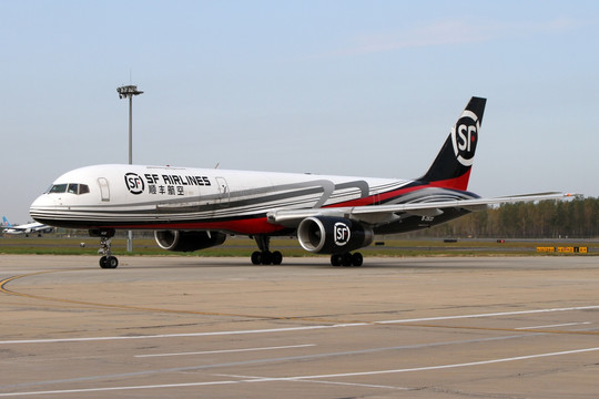 顺丰航空波音757货机