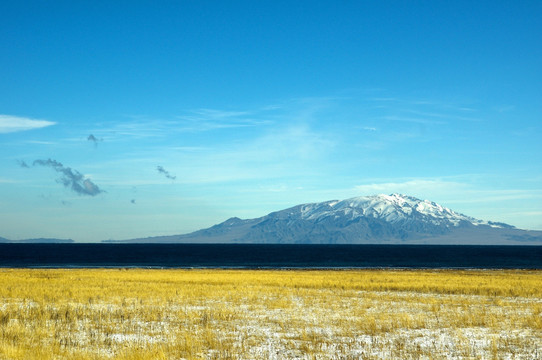 赛里木湖秋景