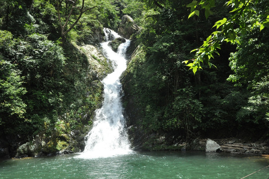 瀑布 青山绿水