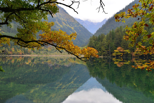 湖泊山水