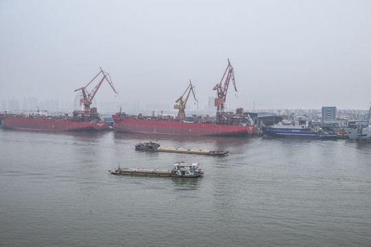 城市污染雾霾天气