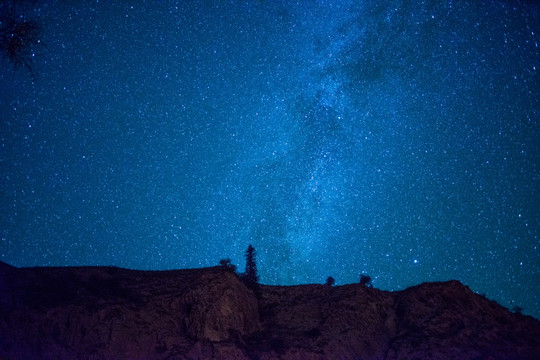 新疆乌孙古道星空