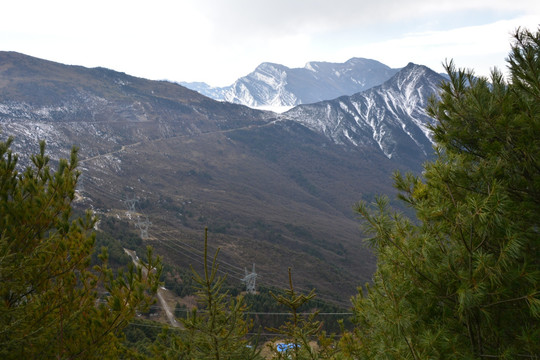 雪山公路