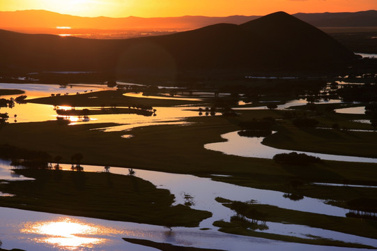 大兴安岭湿地傍晚