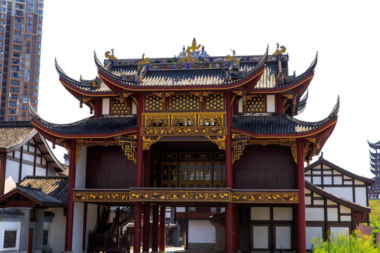 中国传统建筑鎏金镂空雕刻戏台