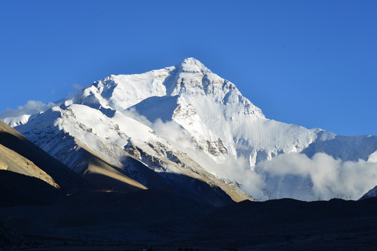 西藏雪山