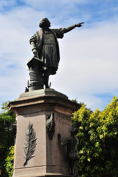 圣多明各殖民城哥伦布雕像