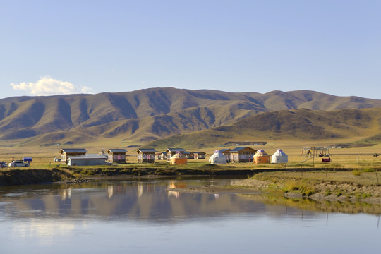 红原月亮湾 旅游住宿露营