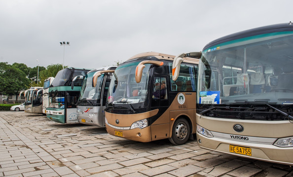 旅游車(chē)