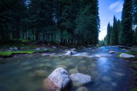 山林溪涧