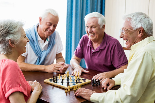 老年人下棋