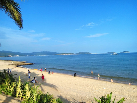 海南三亚海景蓝天海滩海边海岛