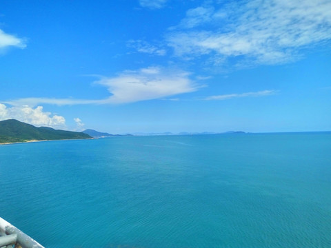 海南三亚海景蓝天海滩海边海岛
