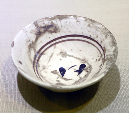 金代白釉铁彩瓷碗