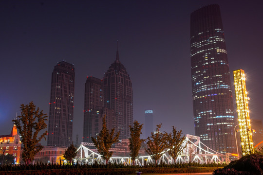 天津海河建筑夜景