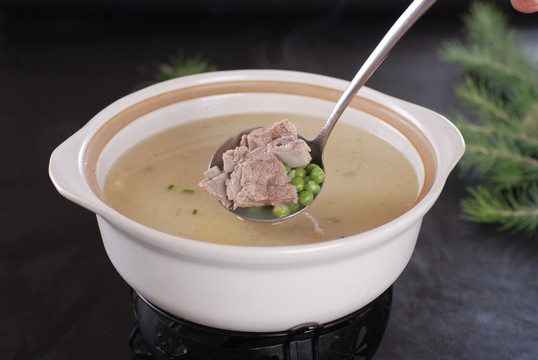 青豆燉排骨