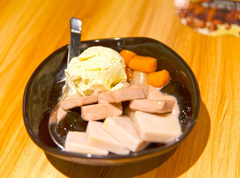 酸甜香芒雪砖甜品 台湾美食