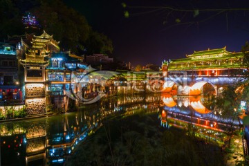 凤凰古城虹桥夜景