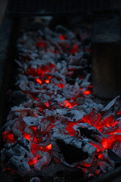 烧烤 炉火 木炭
