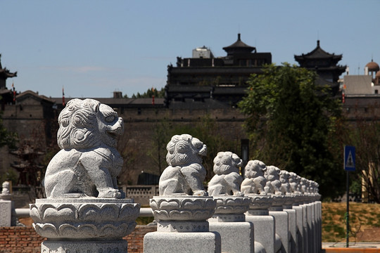 西安 古城下 护城河 石狮