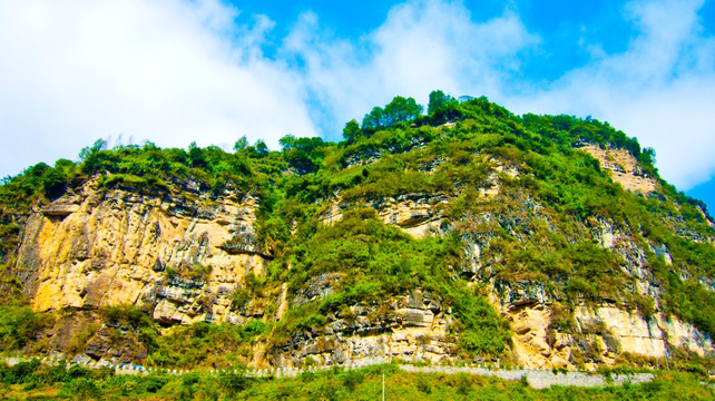 高山 挂壁公路