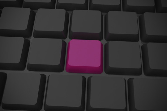 用紫色键的黑色键盘
