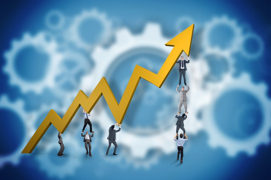 企業(yè)團隊舉著數(shù)據(jù)的復(fù)合形象
