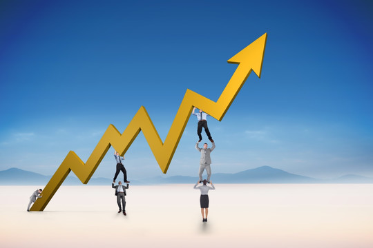 企業(yè)團隊舉著數(shù)據(jù)的復(fù)合形象