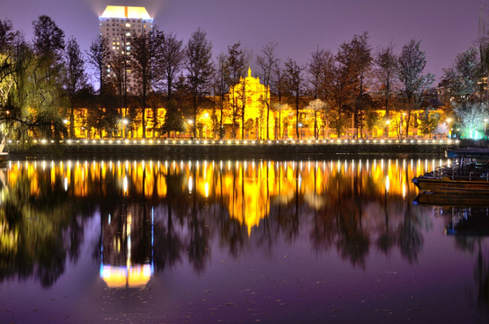 翠湖夜景