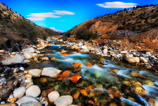 格聂神山风光