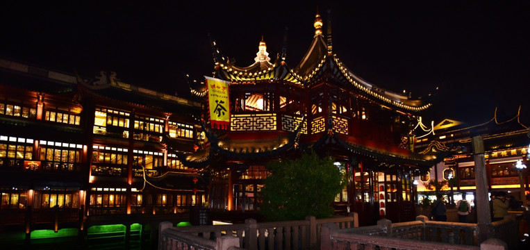 上海豫园古建筑夜景