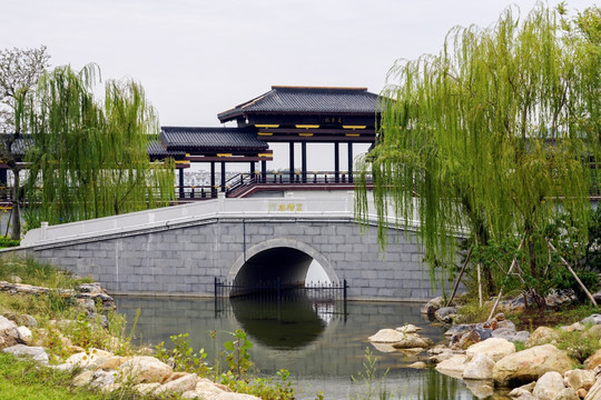 邳州桃花岛公园夏至桥