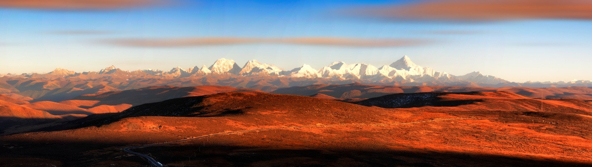 贡嘎山全景