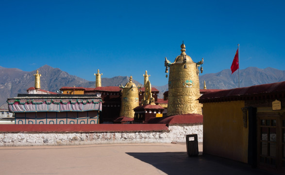 大昭寺屋顶建筑