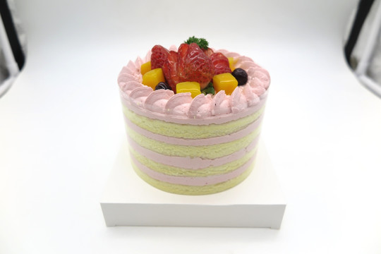 圆形草莓蛋糕