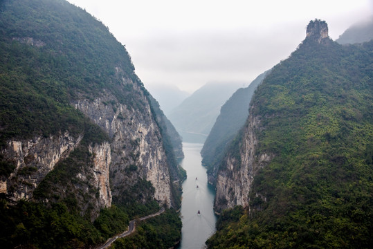 阿蓬江大峡谷