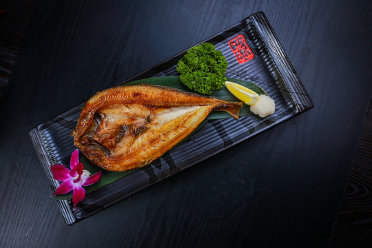 日式烤鲷鱼