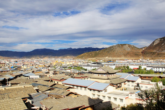 香格里拉民居全景