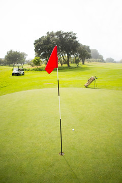 高尔夫球场的旗帜